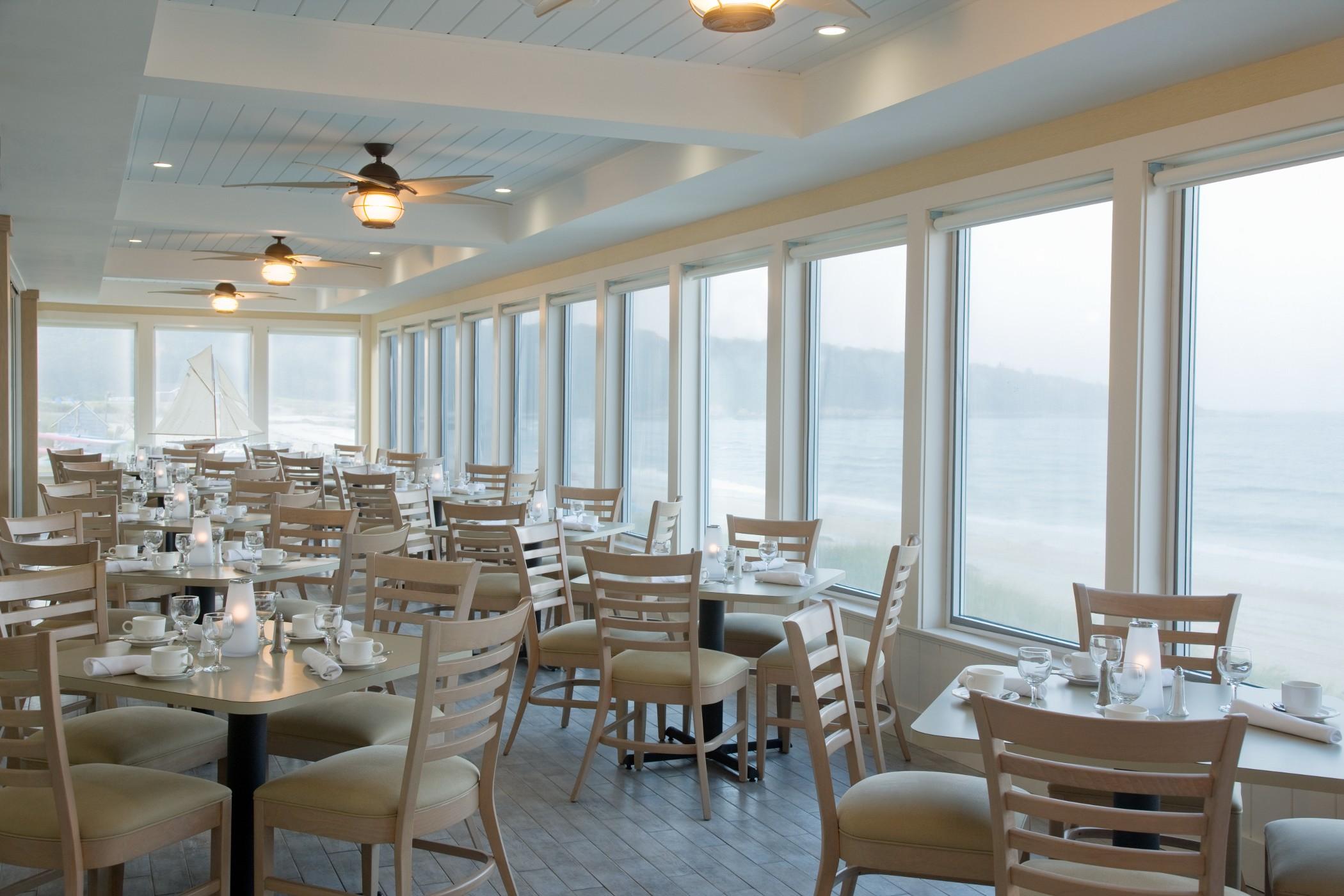 Sea Crest Beach Resort Falmouth Exteriör bild