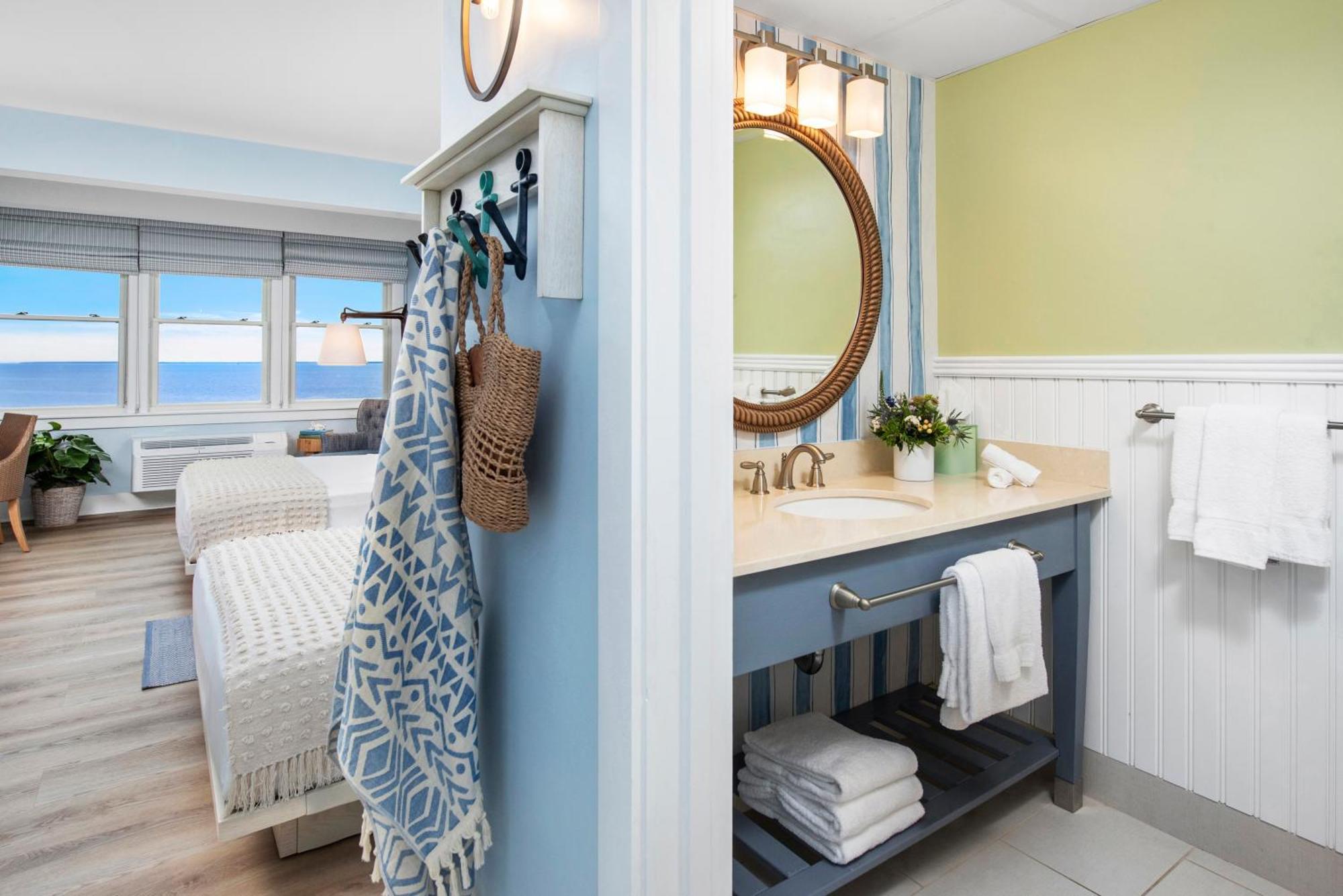 Sea Crest Beach Resort Falmouth Exteriör bild